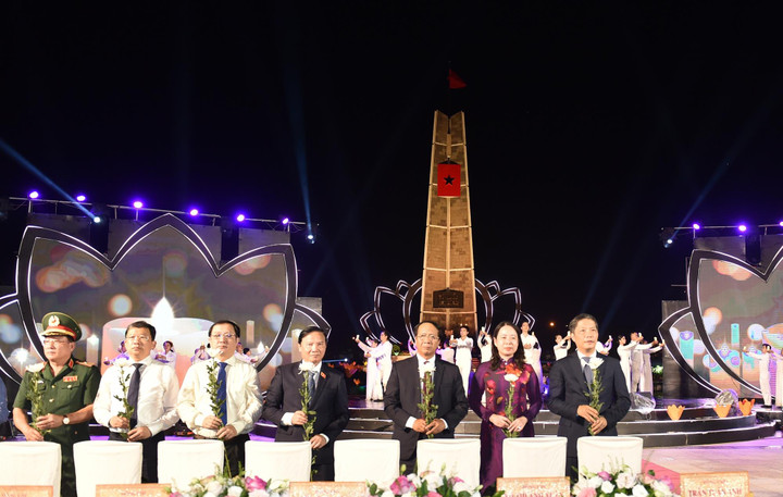 'Khúc tráng ca hòa bình' tái hiện và khắc ghi những trang sử hào hùng - 9