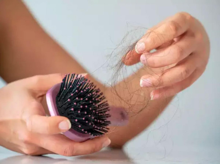 2 dấu hiệu trên mái tóc chứng tỏ bạn thiếu vitamin B12 - 2
