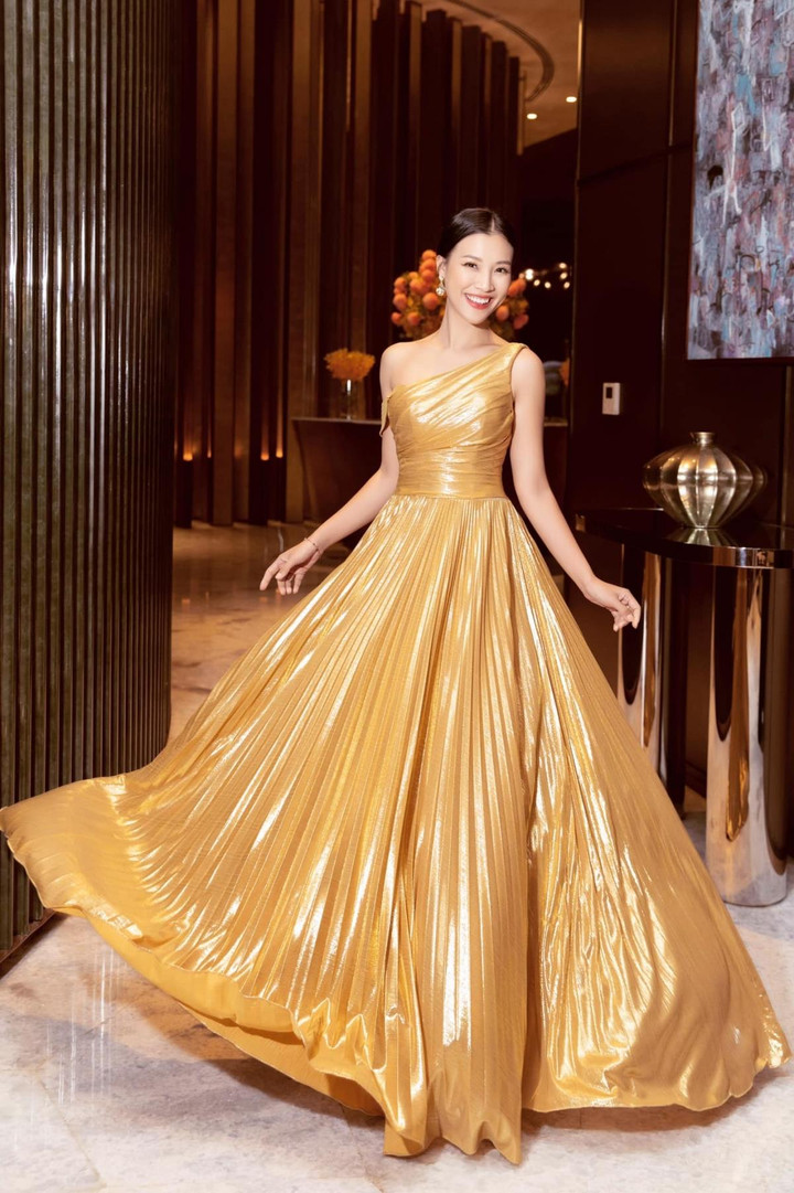 'Điểm danh' những nữ MC gợi cảm và giỏi giang bậc nhất showbiz Việt - 16