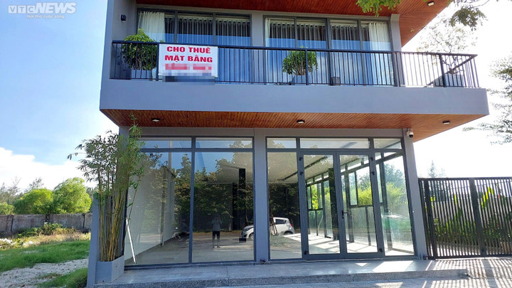 Nhà hàng đóng cửa, khách sạn vắng lặng tại phố du lịch ven biển Đà Nẵng - 8