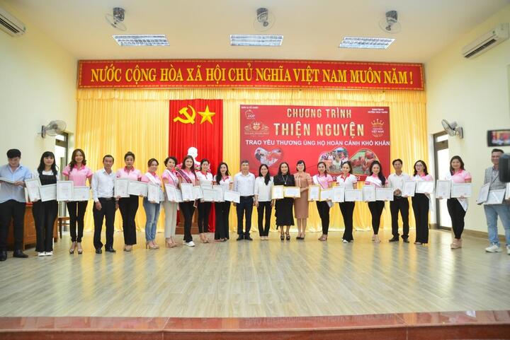 Trao tặng bò giống cho hộ nghèo ở Đà Nẵng - 3