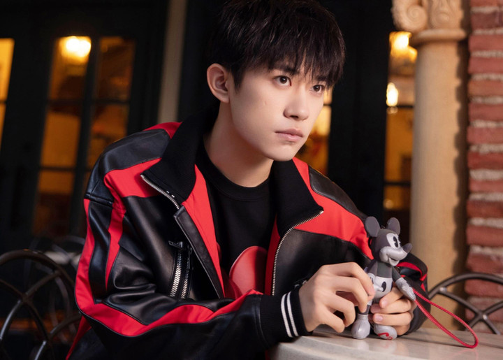 Vì sao các sao hạng A ở Trung Quốc đua nhau vào biên chế? - 3