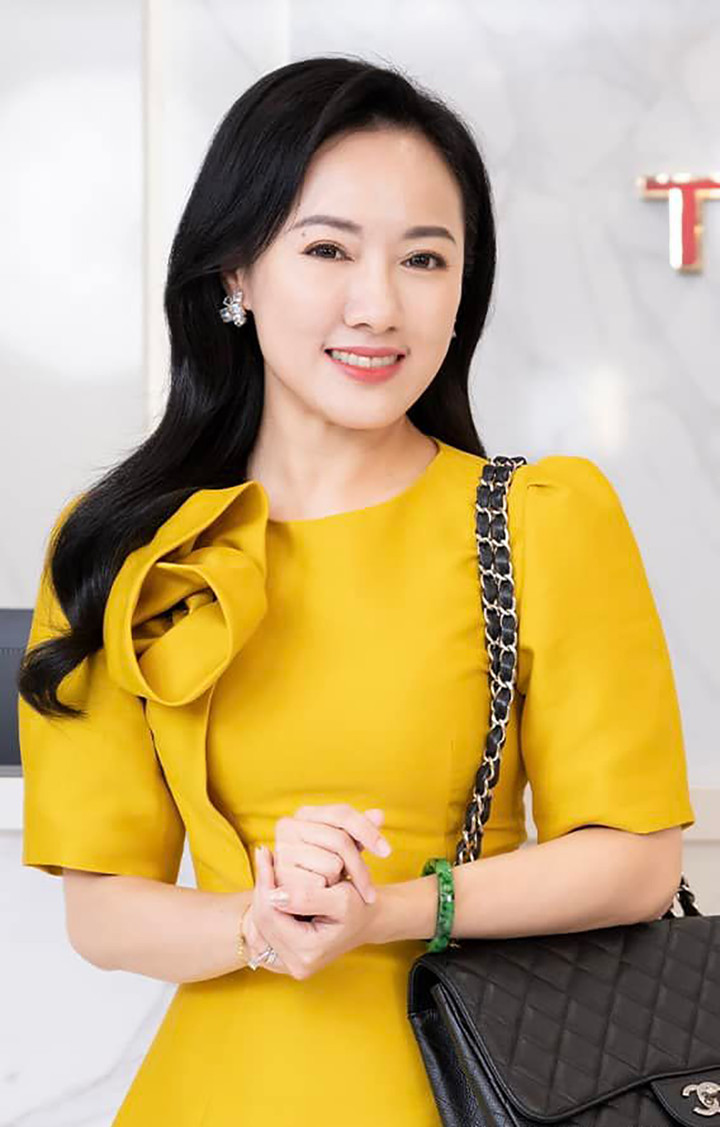 Sao Việt 31/7: BTV Hoài Anh xuất hiện với ngoại hình khác lạ - 2