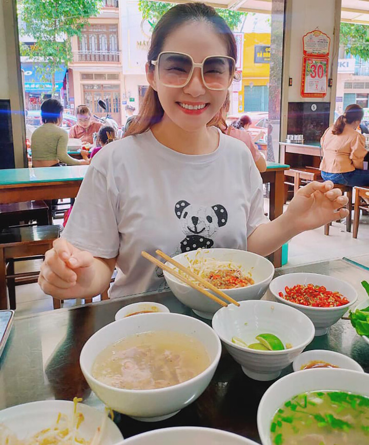 Sao Việt 31/7: BTV Hoài Anh xuất hiện với ngoại hình khác lạ - 7