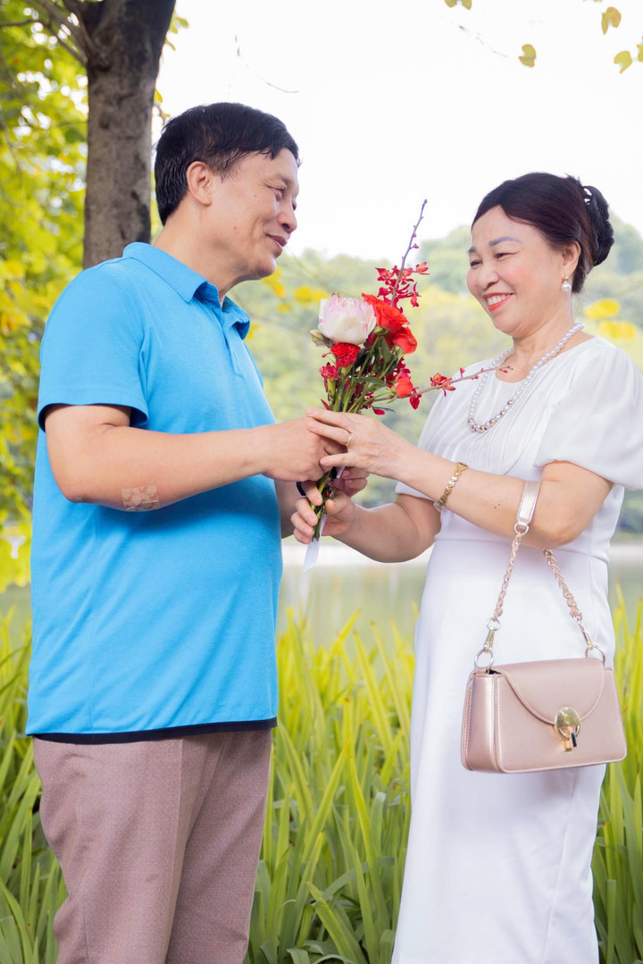 Hàng nghìn bông hoa sen và lời yêu thương được trao lan tỏa nhân mùa Vu Lan - 5