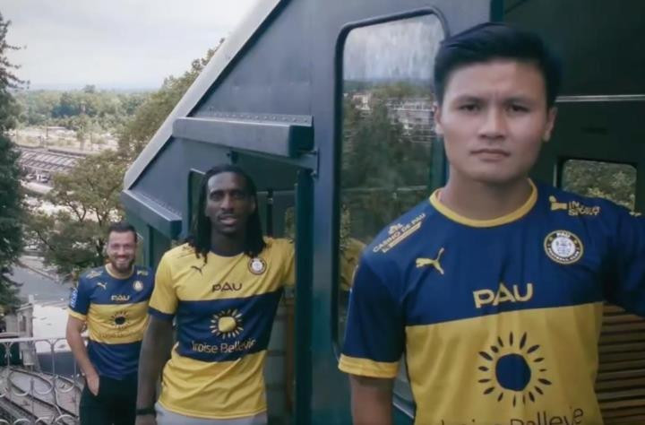 Quang Hải vinh dự xuất hiện làm gương mặt đại diện cho Pau FC - 1