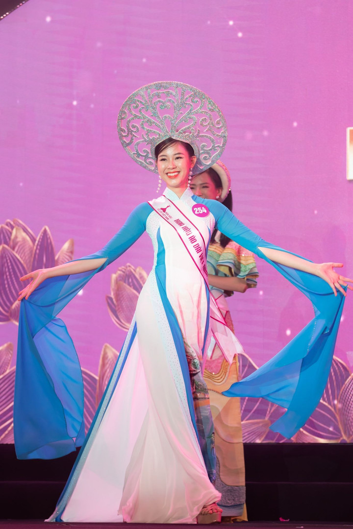 Nhan sắc của nữ sinh Đại học Ngoại thương - tân Á hậu 2 cuộc thi Hoa hậu áo dài - 4