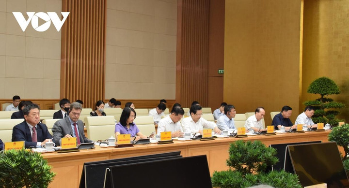 Thủ tướng chủ trì thảo luận giữ vững ổn định kinh tế vĩ mô - 3