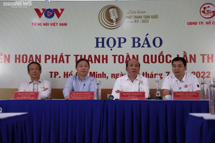 Xã hội phát triển đến đâu, phát thanh vẫn là món ăn tinh thần không thể thiếu - 1