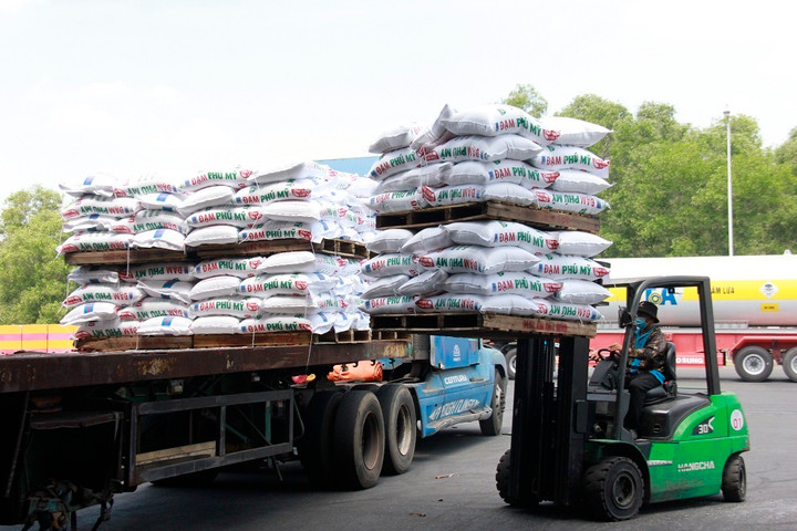 6 tháng đầu năm 2022: PVFCCo giữ đà tăng trưởng tích cực - 1