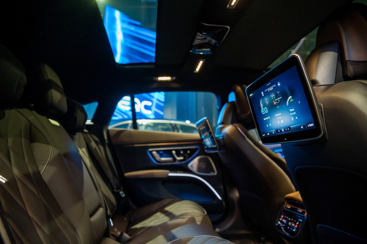 Xe điện Mercedes-Benz EQS ra mắt tại Malaysia, người dùng Việt mong chờ - 5