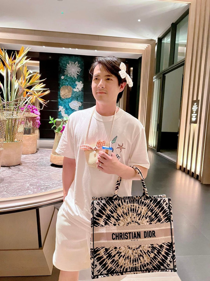 Sao Việt 1/8: Bằng Kiều đi chơi cùng vợ cũ và các con trai - 6