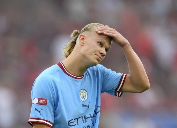 HLV Pep Guardiola bênh vực Haaland sau pha bỏ lỡ không tưởng - 2