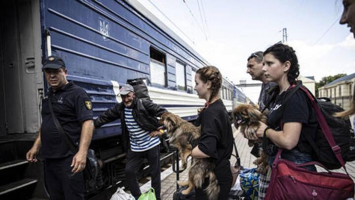 Ukraine ra lệnh sơ tán bắt buộc ở vùng Donetsk - 1