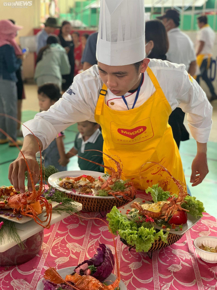 '100 món ăn chế biến từ tôm hùm' xác lập kỷ lục Guiness Việt Nam - 3