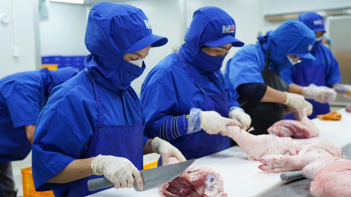Khám phá quy trình chế biến thịt mát chuẩn khép kín của BaF - 1