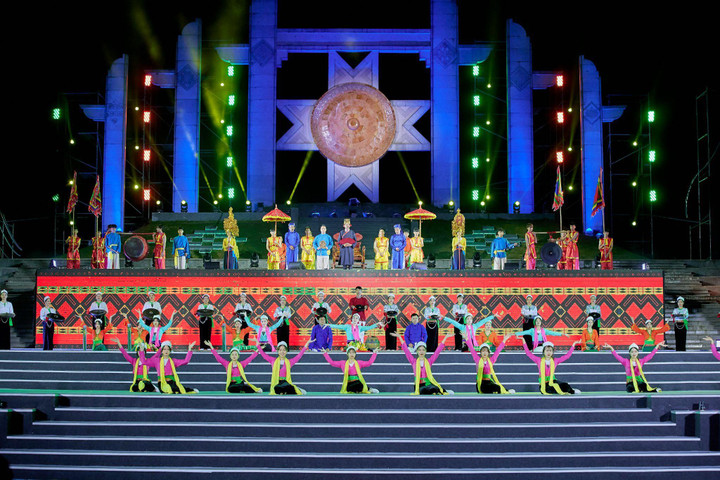 Đặc sắc Chương trình 'Hòa Bình - Thanh âm xứ Mường' và Carnival năm 2022 - 5