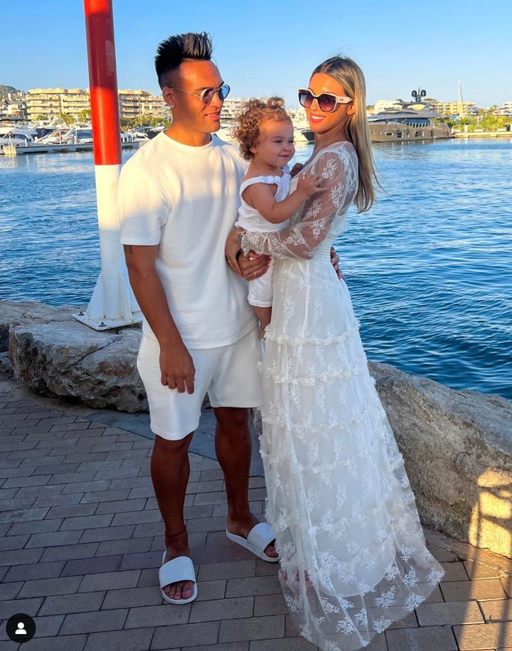 Ngắm bạn gái Lautaro Martinez trong bộ sưu tập bikini gợi cảm - 10