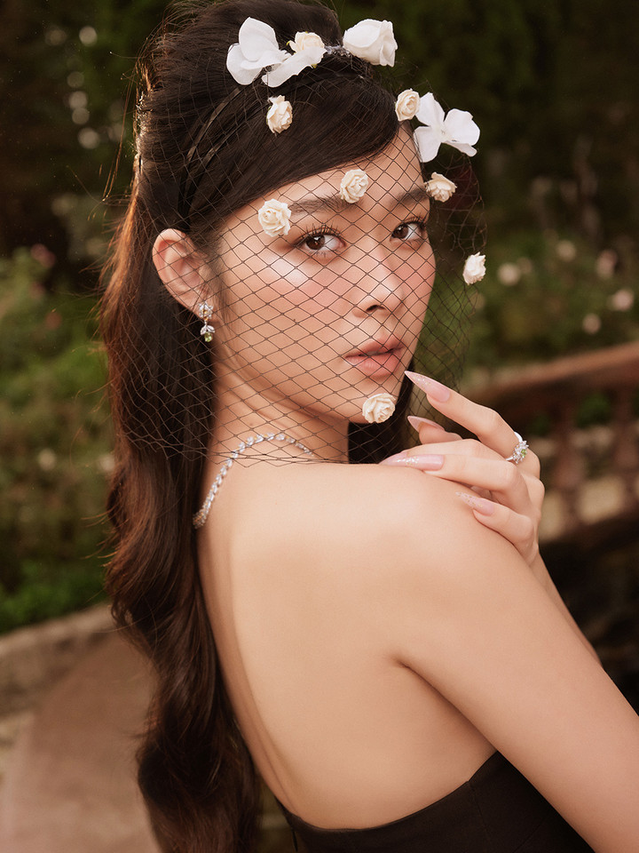 Nhan sắc quyến rũ của Diệp Bảo Ngọc ở tuổi 29 - 9