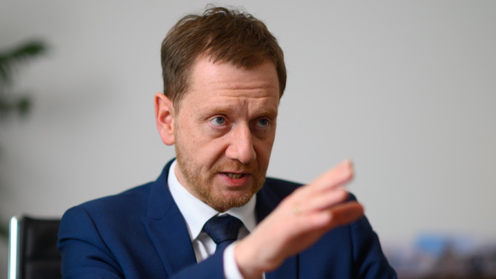 Quan chức Đức: Cắt đứt quan hệ với Nga là 'vô lý và nguy hiểm' - 1