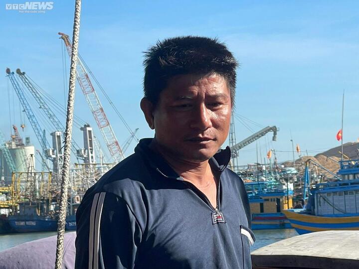 Biển mặn đời ngư phủ: Chuyến khơi xa 'lời' được 4 người bạn - 1