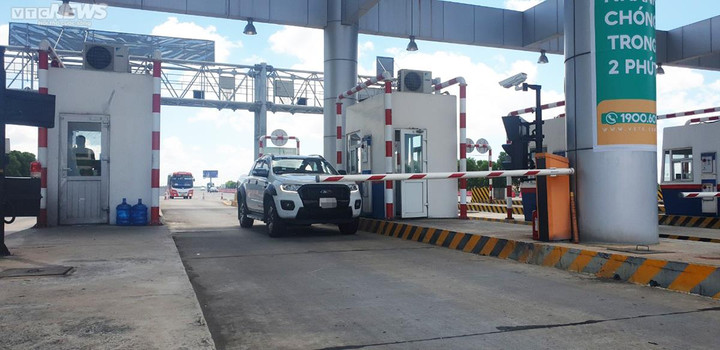 Từ 1/8, xe không dán thẻ ETC vào đường cao tốc bị phạt đến 3 triệu đồng - 1