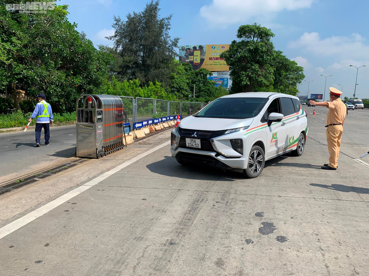 Barie làn ETC trạm Pháp Vân - Cầu Giẽ gặp lỗi, nhiều tài xế phải trả tiền mặt - 2