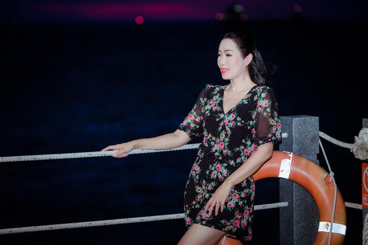 Sao Việt 3/8: Hari Won bị liệt cơ mặt bên trái - 5