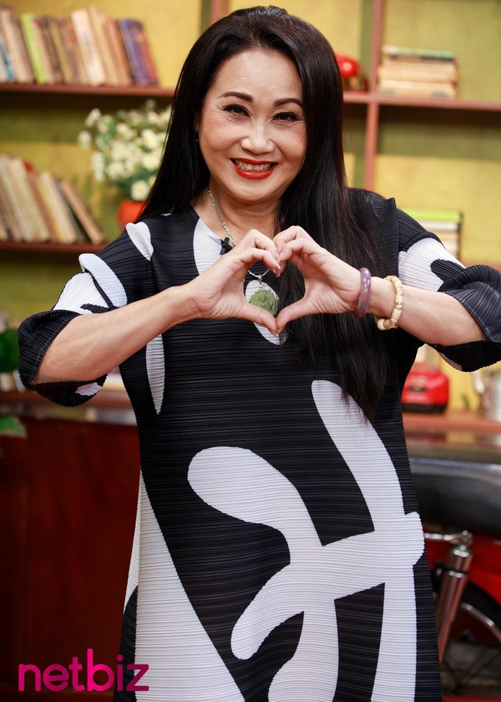 Nghệ sĩ Thanh Hằng: Hạnh phúc khi được giới thiệu là 'chị của nghệ sĩ nhân dân' - 1