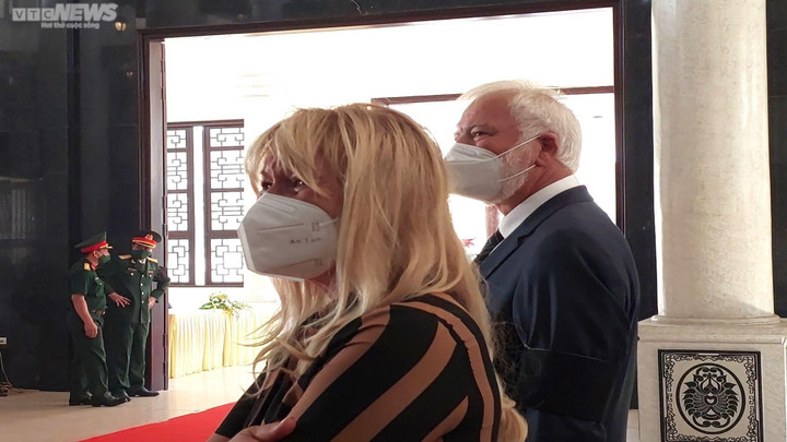 Ảnh: Đồng đội tiễn đưa anh hùng Kostas Nguyễn Văn Lập về nơi yên nghỉ - 6