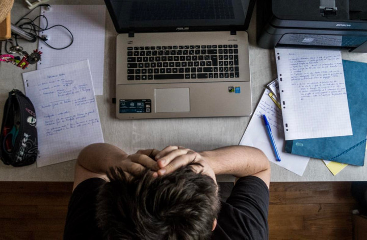 Sinh viên 'thế hệ COVID-19' Anh đối mặt khủng hoảng - 1