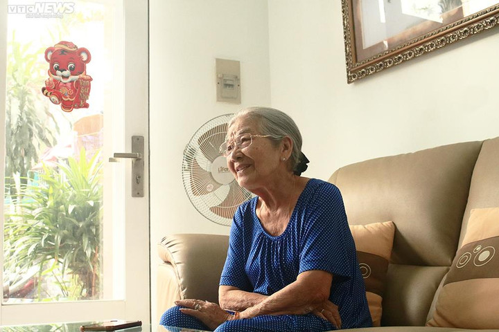 NSƯT Phi Điểu: Tuổi 91 vẫn tự chạy xe máy đi diễn, dạo phố mỗi ngày - 3