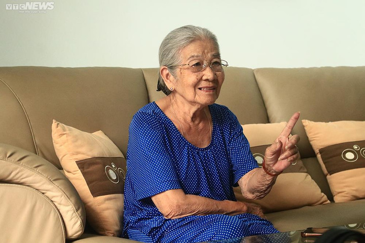 NSƯT Phi Điểu: Tuổi 91 vẫn tự chạy xe máy đi diễn, dạo phố mỗi ngày - 1