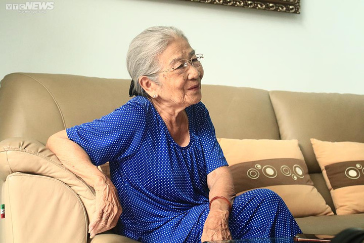 NSƯT Phi Điểu: Tuổi 91 vẫn tự chạy xe máy đi diễn, dạo phố mỗi ngày - 4