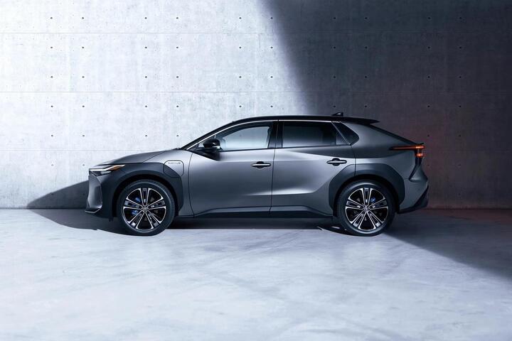 BMW triệu hồi ô tô điện vì lo ngại cháy nổ - 3