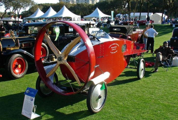 Những chiếc xe hơi kỳ lạ nhất mọi thời đại - 5