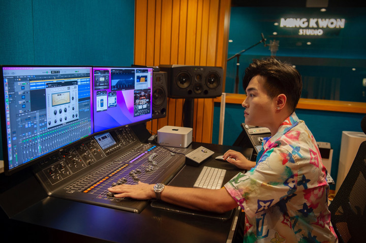 Ca sĩ Minh Quân tuổi 42: Người nhà hễ gặp là giục lấy vợ - 5