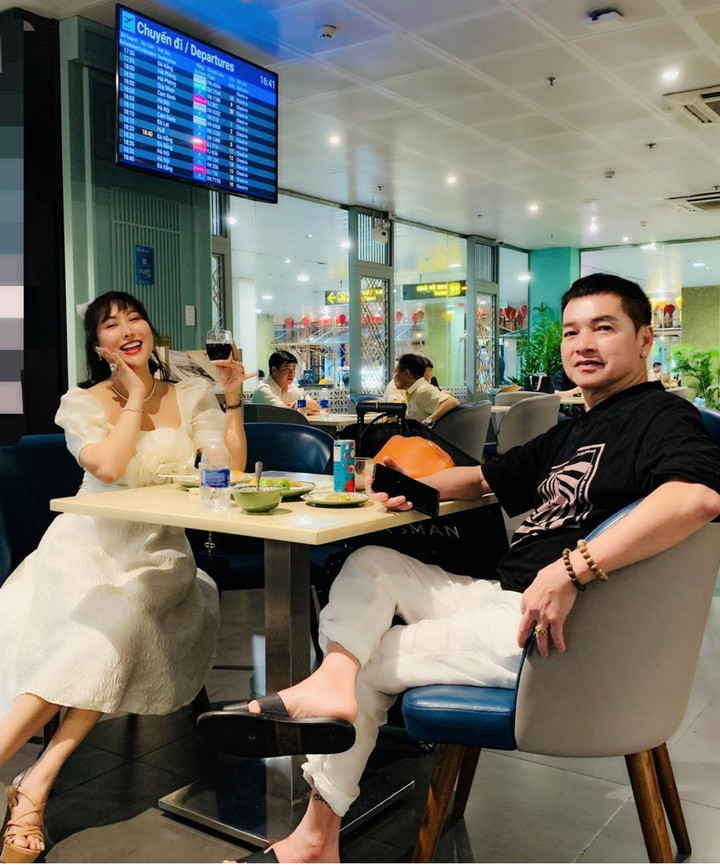 Sao Việt 4/8: Con gái Phi Nhung về Việt Nam thăm các em nuôi - 7