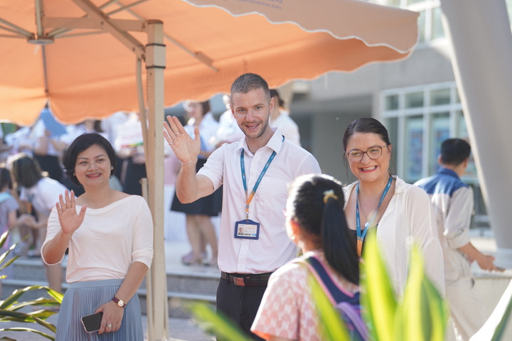 Học sinh tiểu học rộn ràng ngày tựu trường - 3