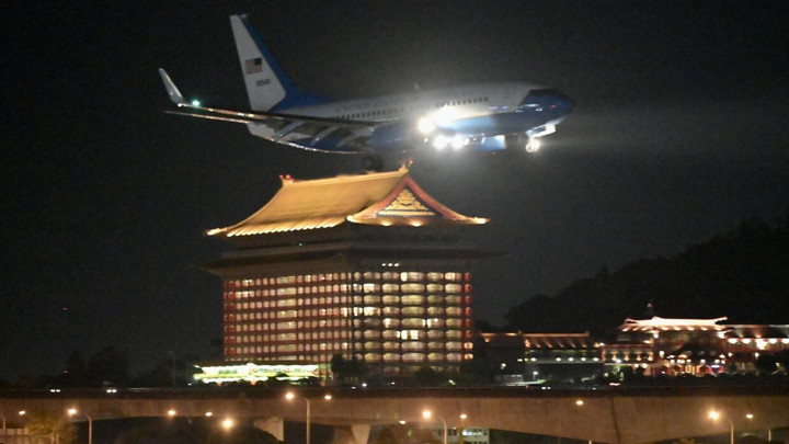 Trung Quốc phản đối mạnh mẽ chuyến thăm Đài Loan của bà Pelosi - 1