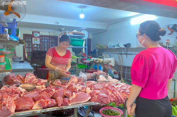 Giá thịt heo 'nhảy múa' không ngừng: Chợ ế ẩm, tiểu thương ngao ngán - 3