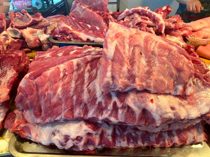 Giá thịt heo 'nhảy múa' không ngừng: Chợ ế ẩm, tiểu thương ngao ngán - 6