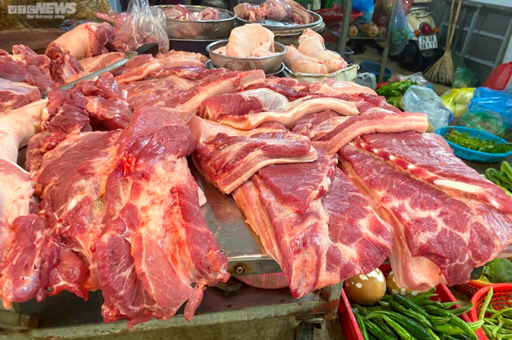 Giá thịt heo 'nhảy múa' không ngừng: Chợ ế ẩm, tiểu thương ngao ngán - 9