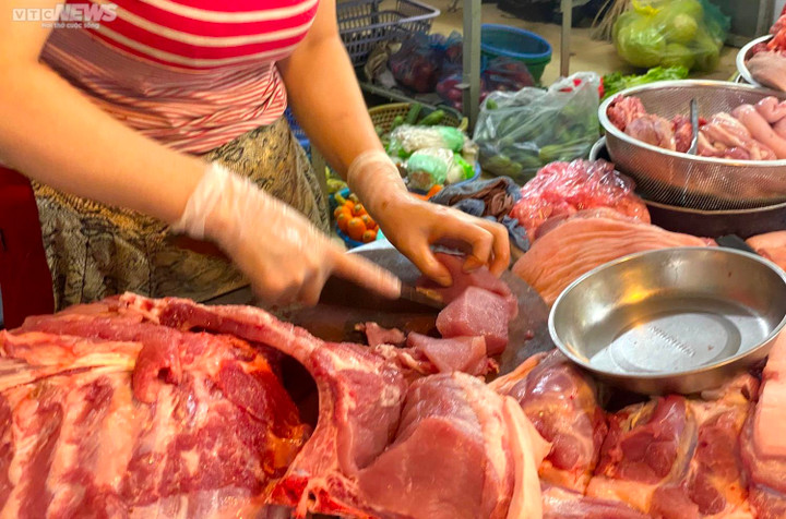 Giá thịt heo 'nhảy múa' không ngừng: Chợ ế ẩm, tiểu thương ngao ngán - 2