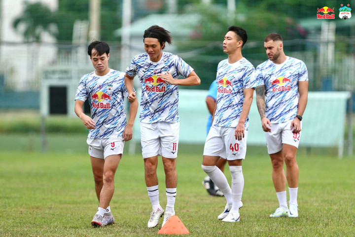 Công Phượng trở lại, HAGL thêm sức mạnh trước trận gặp Sài Gòn FC - 7