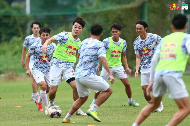 Công Phượng trở lại, HAGL thêm sức mạnh trước trận gặp Sài Gòn FC - 5