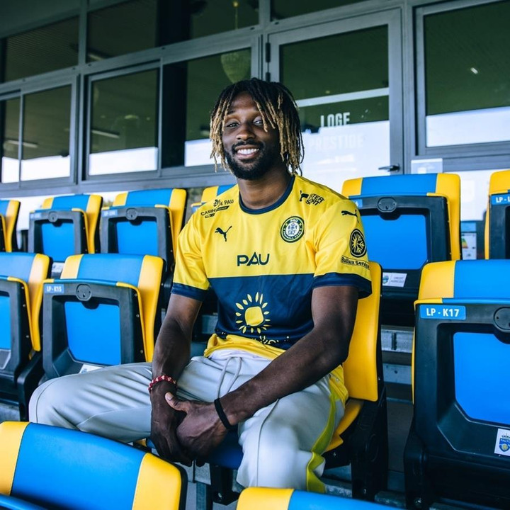 Pau FC chiêu mộ thành công Charles Boli, cơ hội ra sân của Quang Hải nhỏ lại - 1