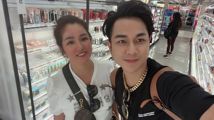 Sao Việt 5/8: Thiện Nhân đăng loạt ảnh ngọt ngào bên người tình đồng giới - 6