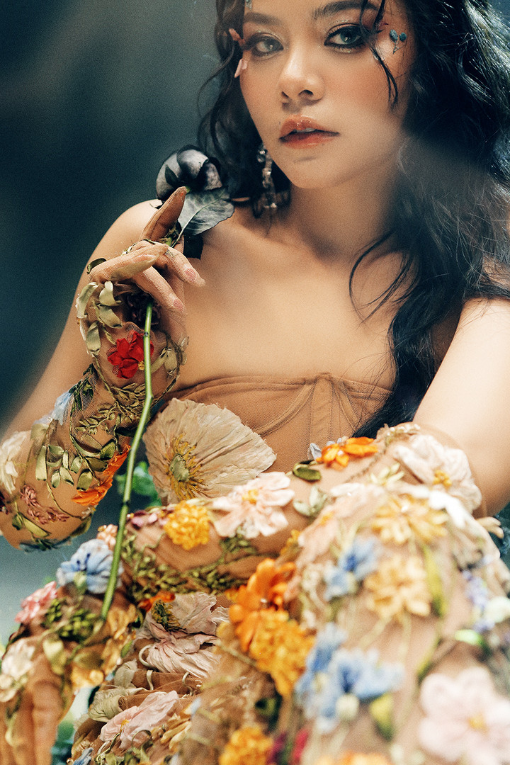 Tia Hải Châu tái xuất sau ồn ào tố nhóm nhạc Kpop đạo nhái - 1