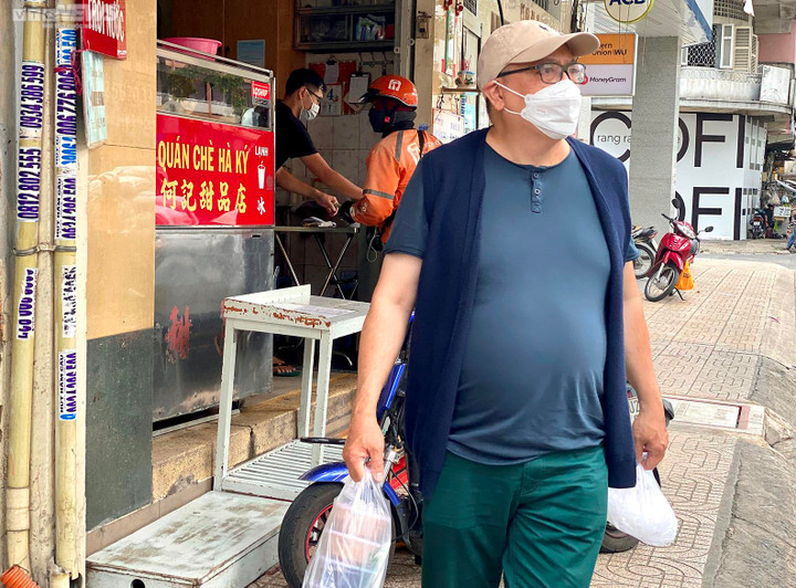 Các quán bán chè đậu đỏ ở TP.HCM ế ẩm ngày Thất tịch - 9